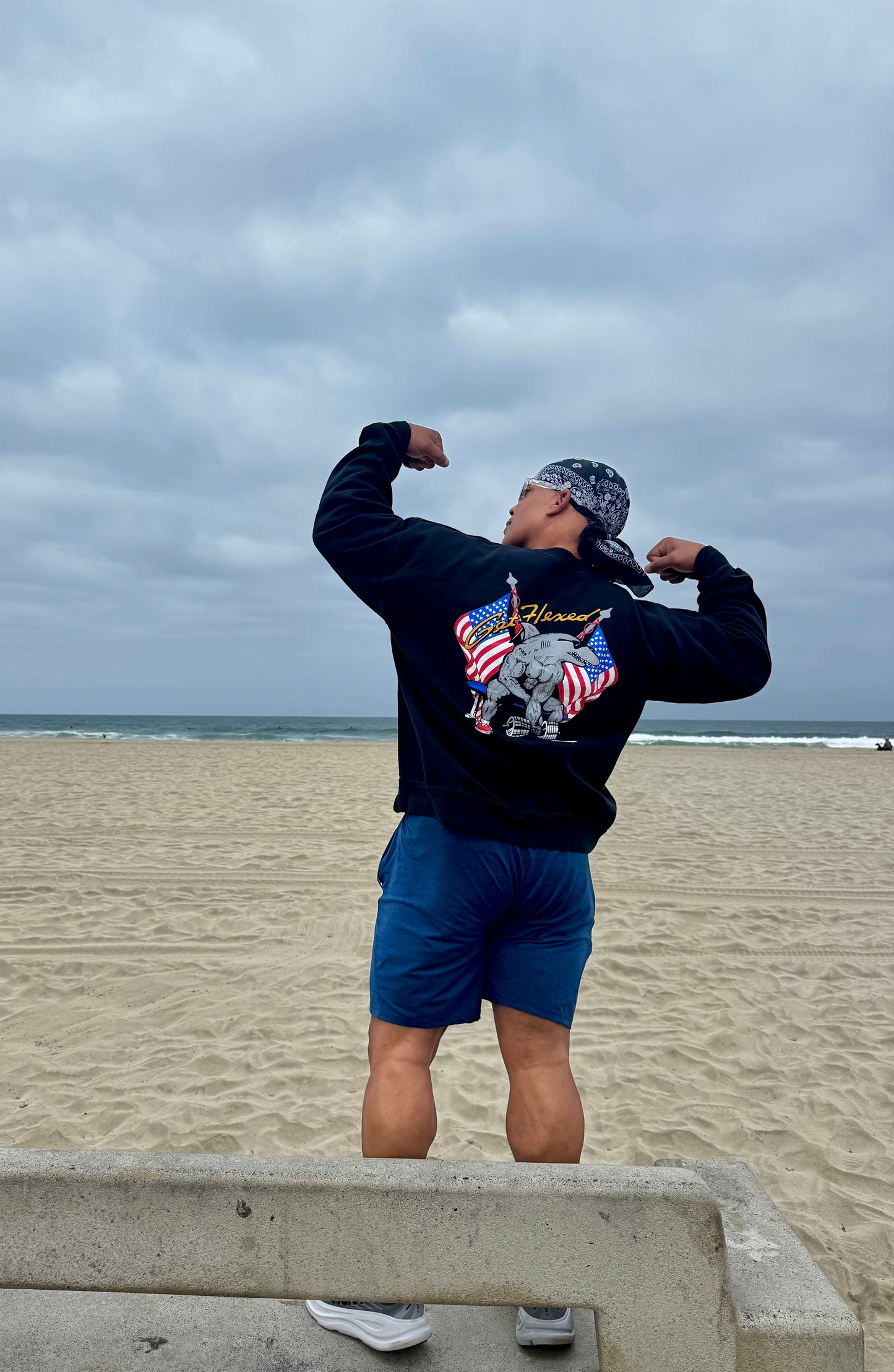 Vintage Curl Patriot Black Sweat Shirt